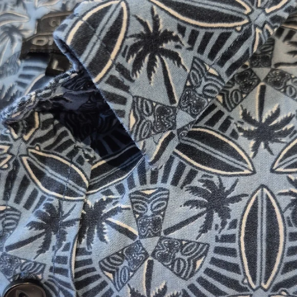 O'Neill Short Sleeve Classic Fit Button Down Mens Shirt w Geometric Pattern - Picture 10 of 11